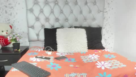 brenda sofia2 online show from April 23, 1:02 pm