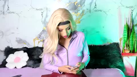 briana_white online show from June 1, 7:04 pm