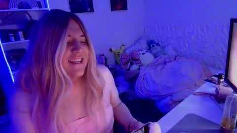 bunnyslutt online show from March 31, 8:27 am