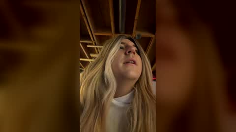 bunnyslutt online show from April 1, 8:37 am