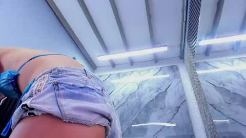 caitlyn_joness_ online show from April 17, 12:41 pm