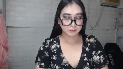 camela_star online show from October 17, 6:06 am