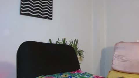 camilaparrisx online show from February 13, 4:52 am