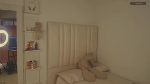 Laura Camila online show from February 26, 7:41 pm