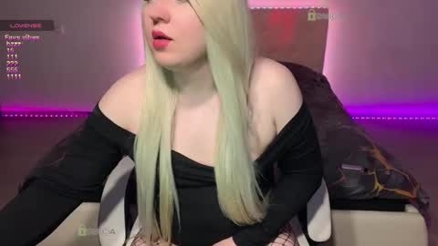 Miley online show from March 4, 7:36 am