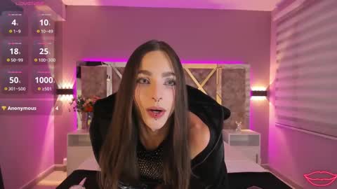 candyluxury_ online show from March 1, 7:48 pm