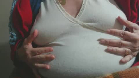 Snapshot of capitanfuturo44 chatting on October 10, 3:02 pm Cinzia ex regina online show from October 10, 3:02 pm