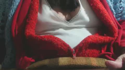 Snapshot of capitanfuturo44 chatting on October 28, 8:17 pm Cinzia ex regina online show from October 28, 8:17 pm