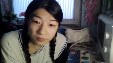 CarlyJoy online show from October 4, 1:01 pm