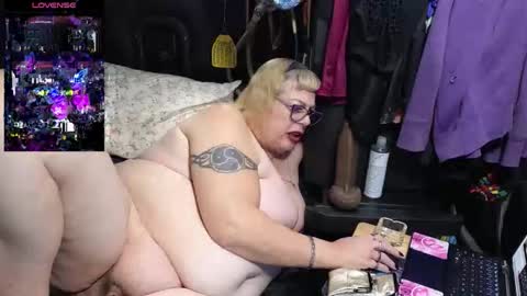 castrated julie online show from December 17, 6:41 am