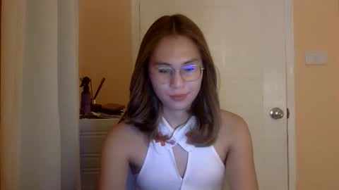 chelly4u69 online show from December 21, 5:57 am