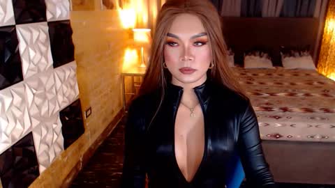 Franching Lee online show from February 6, 9:09 pm