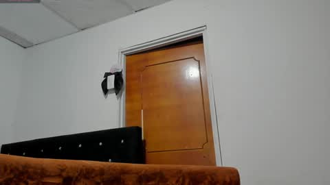 Snapshot of chloe_evanx_ chatting on January 2, 7:18 pm Chloe Evanx  online show from January 2, 7:18 pm