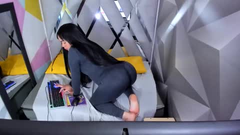 Chloesweett online show from February 11, 5:37 am