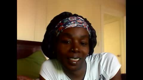 chocolatedrop_ online show from October 22, 2:41 pm