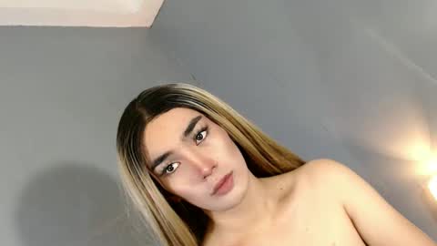 Leah online show from December 11, 7:03 am