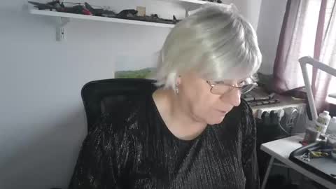 clare nylons online show from January 6, 11:29 am