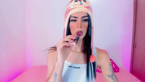 CLOE REMINTON online show from March 10, 6:49 am