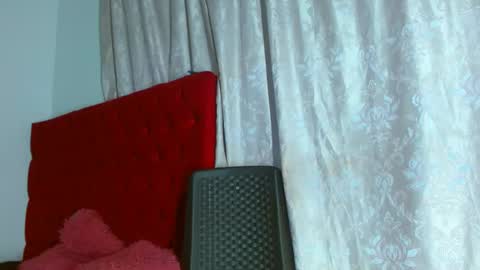 cristinamontiel74 online show from September 27, 9:13 pm