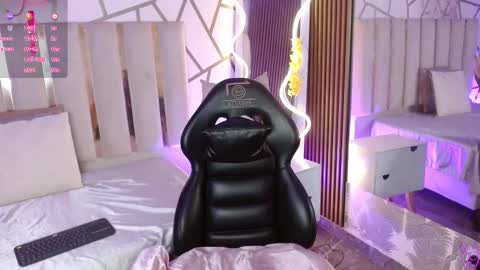 Cyrus online show from February 6, 1:06 pm