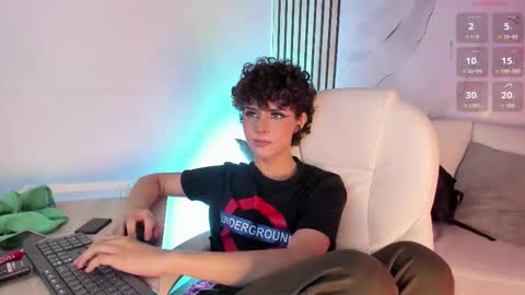 DANNYSA  online show from January 17, 9:55 pm