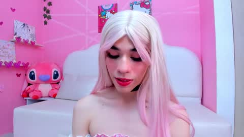 DaripQueen online show from March 8, 3:45 pm