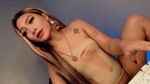 Kim online show from February 15, 4:01 pm