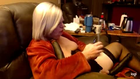 dawndoesall online show from January 22, 4:23 am