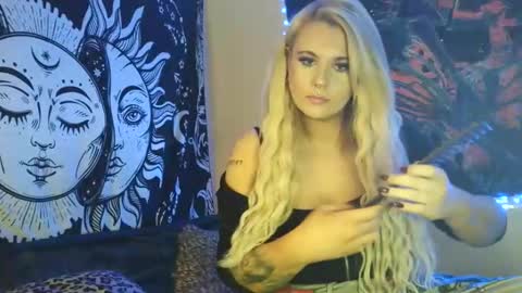 devyn winter online show from October 31, 8:28 pm