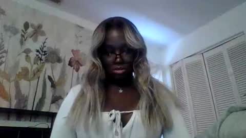 ebonyprincesssss online show from January 5, 9:18 pm
