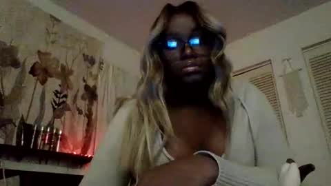 ebonyprincesssss online show from January 8, 12:47 am