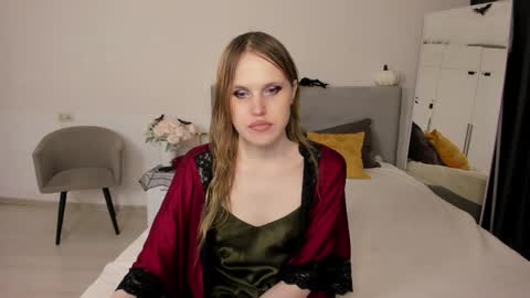 Effie Mur online show from October 31, 5:39 am