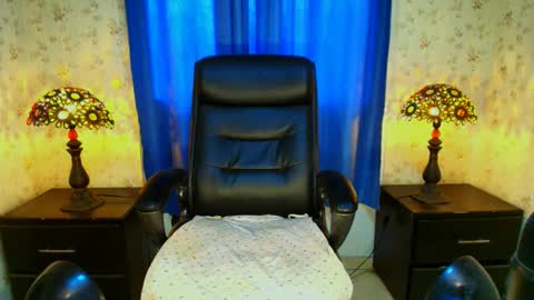 ellajanes online show from December 19, 4:34 pm