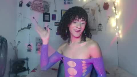 Snapshot of ellis_flowers chatting on September 25, 8:05 pm  . online show from September 25, 8:05 pm