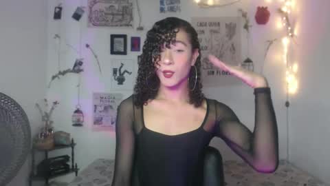 Snapshot of ellis_flowers chatting on September 28, 6:51 pm  . online show from September 28, 6:51 pm