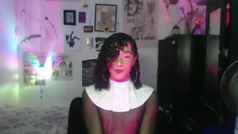Snapshot of ellis_flowers chatting on October 26, 9:00 pm  . online show from October 26, 9:00 pm
