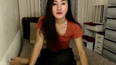 Snapshot of emarie91 chatting on February 21, 2:28 am Trans cummer online show from February 21, 2:28 am