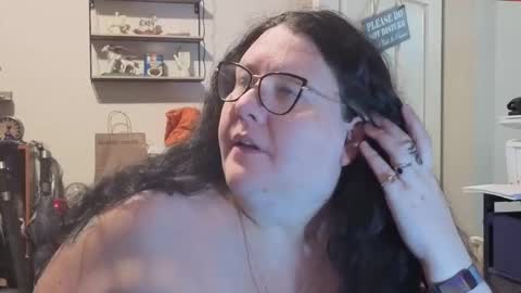 Emberlyn Nix online show from September 15, 6:07 am