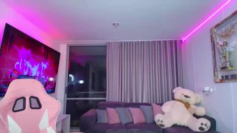 Esmeralda online show from February 2, 4:11 am