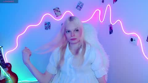 Snapshot of emily_nyaffe chatting on October 19, 5:05 pm Lia online show from October 19, 5:05 pm