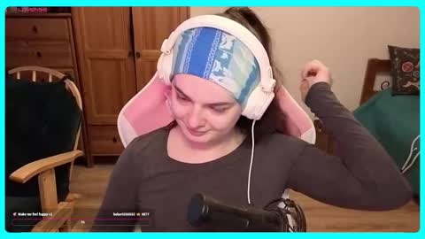 Snapshot of eva_katt chatting on September 30, 12:27 pm Gamer Katt online show from September 30, 12:27 pm