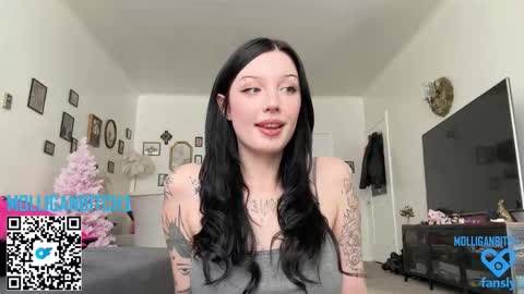 Evelyn online show from November 25, 10:01 pm