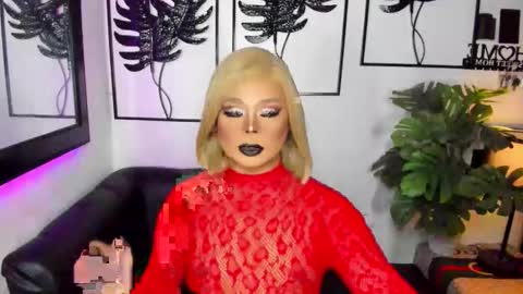 Lindsay online show from June 2, 6:09 pm