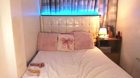 faelore online show from September 14, 7:18 pm