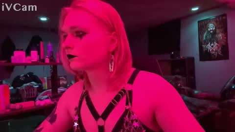 femlayla online show from February 11, 1:02 am