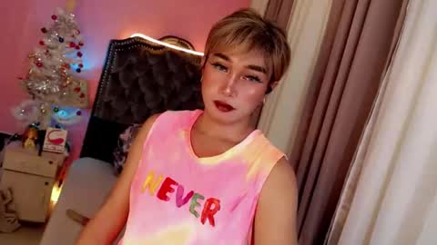 NICOLE KATE  online show from January 1, 2:31 pm