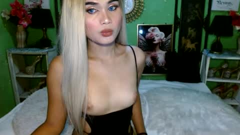 Lexie online show from August 7, 10:11 am