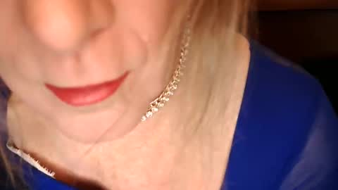 Jessie Love online show from November 2, 11:41 am