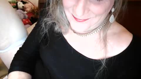 Jessie Love online show from December 20, 11:49 am