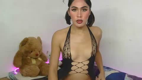 LIL LEE online show from October 27, 11:57 pm